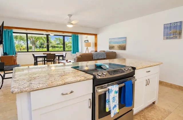 Beach-Access Condo, photo 13