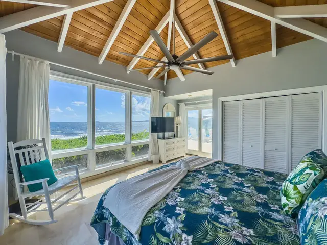 Toes in the Sand Beach House, photo 37