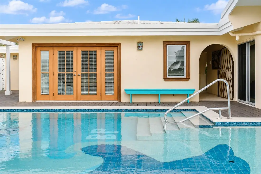 Shoy's Beach House, photo 2